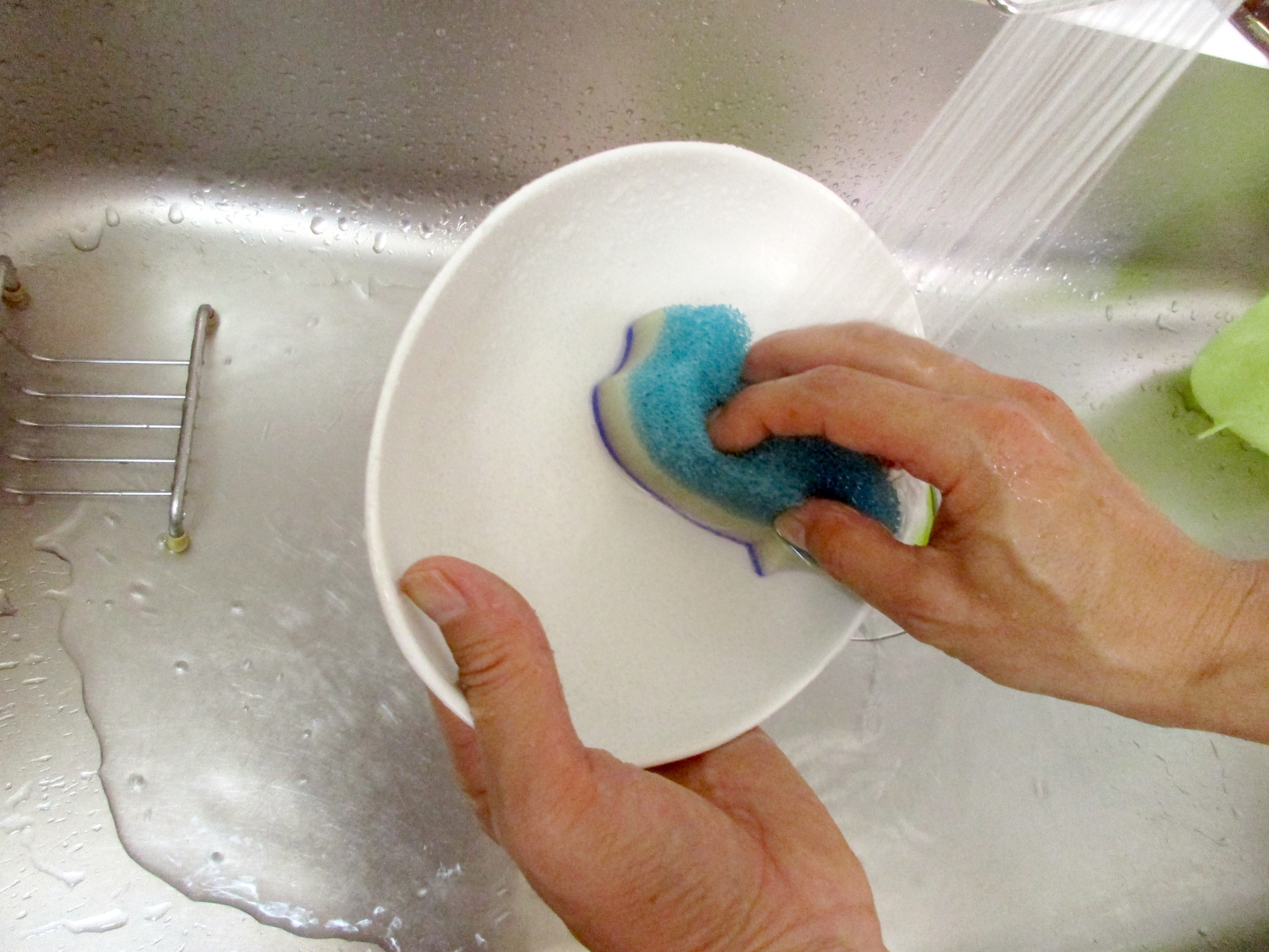 食洗機VS手洗い！節約できるのはどっち？節約効果を高める方法も解説