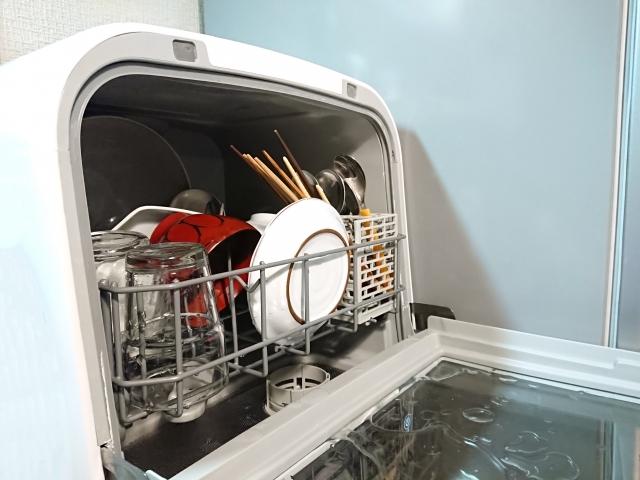 食洗機の温度はどのくらい？注意すべきポイントや洗えない食器を紹介
